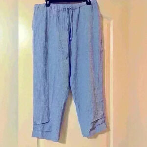 Norm Thompson women’s crinkle capris, periwinkle blue, sz - Large